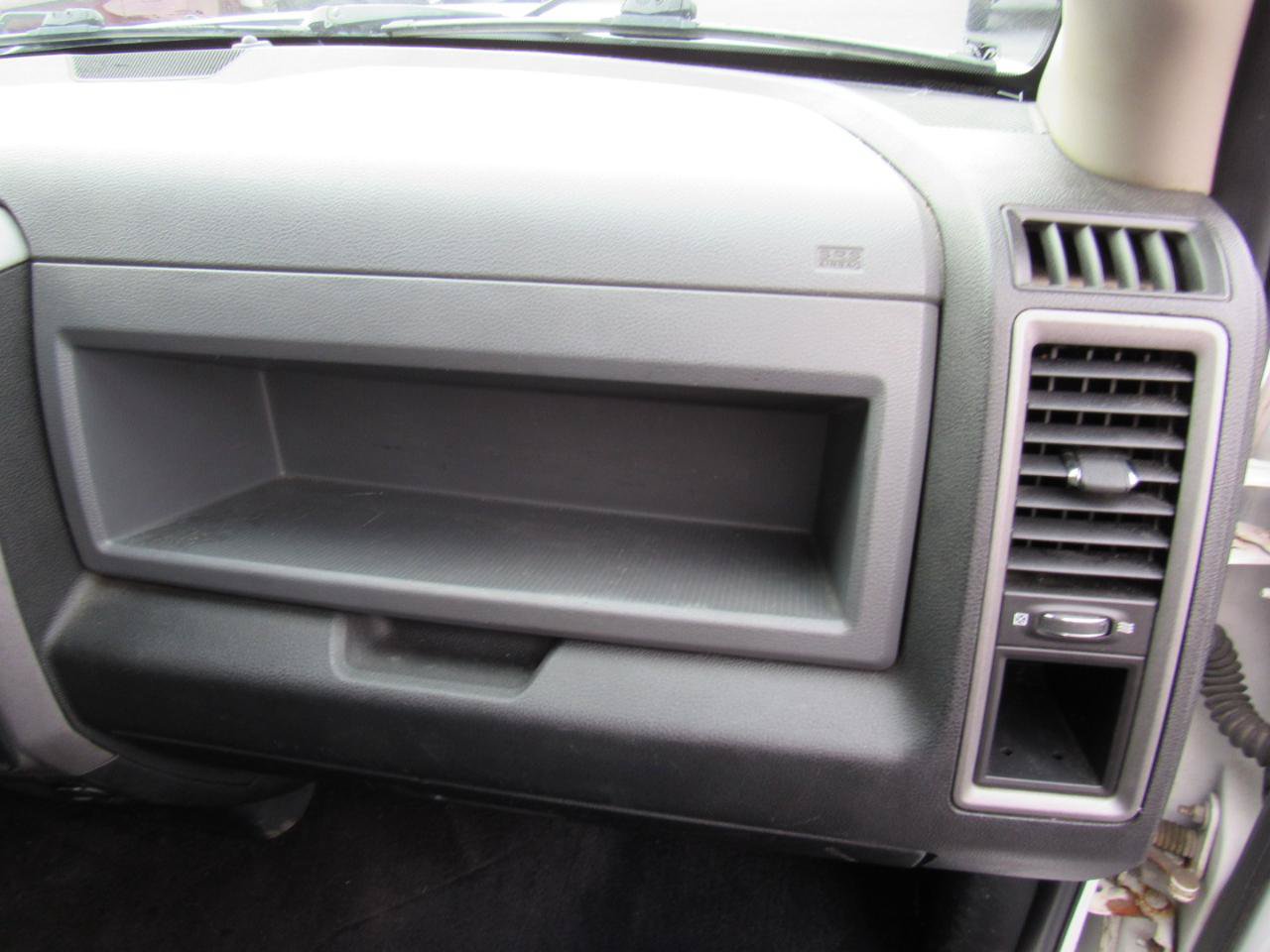 Used 2020 RAM 1500 Tradesman w/ Chrome Appearance Group RWD image 31