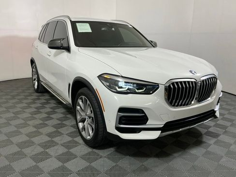 Used 2022 BMW X5 xDrive40i w/ Parking Assistance Package AWD/4WD image 4
