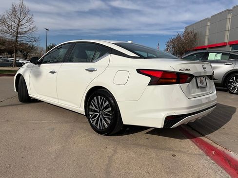 Used 2025 Nissan Altima 2.5 SV image 8