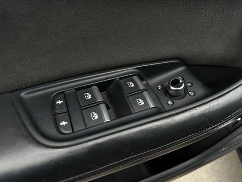 Used 2017 Audi Q7 3.0T Prestige image 12