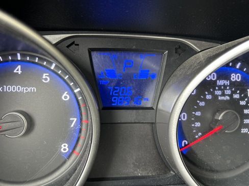 Used 2011 Hyundai Tucson GLS image 13