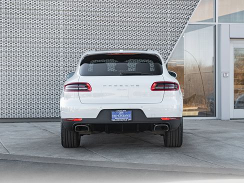 Used 2018 Porsche Macan image 31