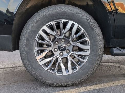 Used 2025 Chevrolet Tahoe Z71 image 12