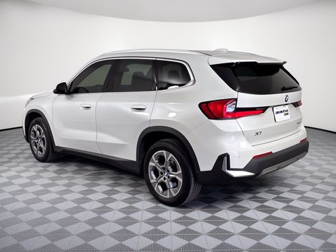 Used 2023 BMW X1 xDrive28i w/ Premium Package AWD/4WD image 3