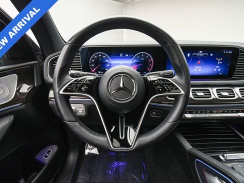 Used 2025 Mercedes-Benz GLS 450 4MATIC image 15