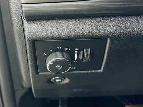 Certified 2021 Jeep Grand Cherokee Laredo w/ Security & Convenience Group image 16