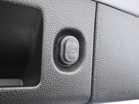 Used 2019 Chevrolet Tahoe Premier image 43