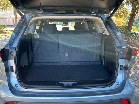 Used 2023 Toyota Highlander LE image 10