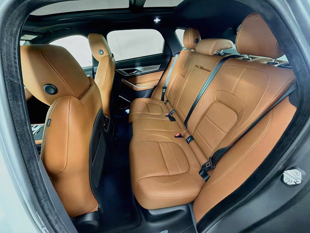 Certified 2026 Jaguar F-PACE R-Dynamic S AWD/4WD image 26