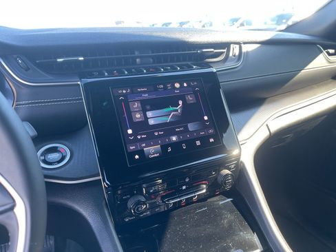 Used 2024 Jeep Grand Cherokee L Laredo w/ Luxury Tech Group I image 22