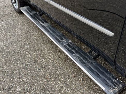 Used 2017 Cadillac Escalade ESV Premium Luxury image 11