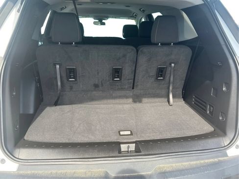 Used 2021 Chevrolet Traverse LS w/ LPO, Floor Liner Package AWD/4WD image 18