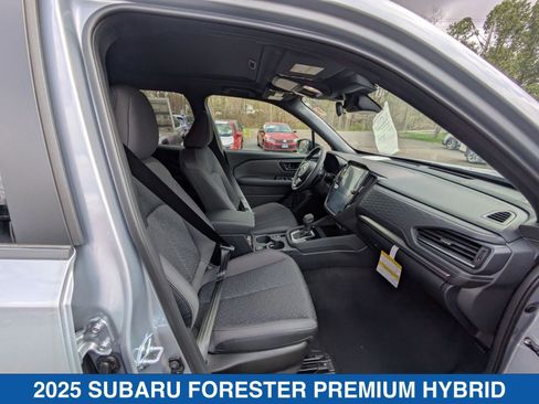 Certified 2025 Subaru Forester Premium AWD/4WD image 36