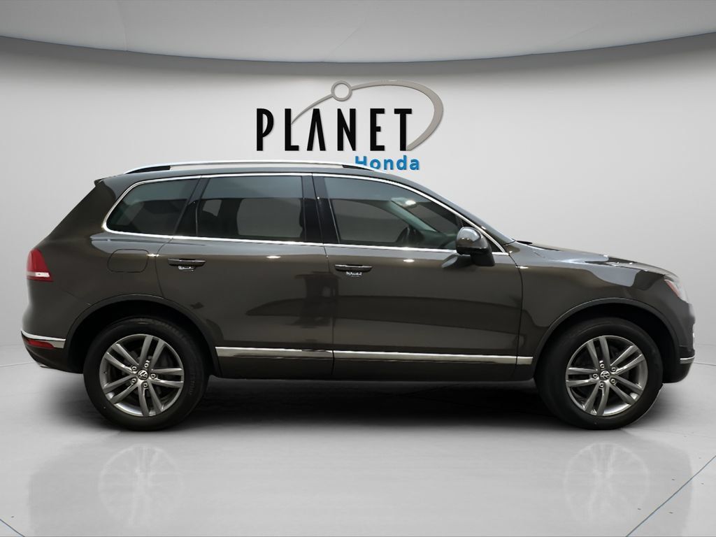 Used 2015 Volkswagen Touareg VR6 AWD/4WD image 10