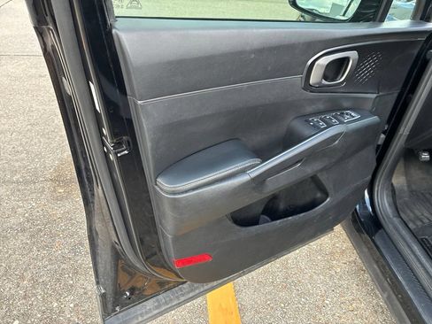 Used 2021 Kia Sorento LX FWD image 28