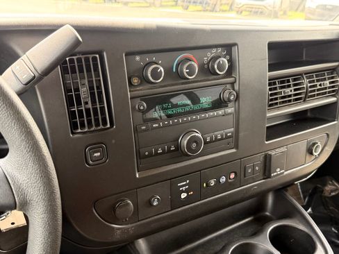 Used 2020 Chevrolet Express 3500 LT w/ LT Preferred Equipment Group RWD image 29