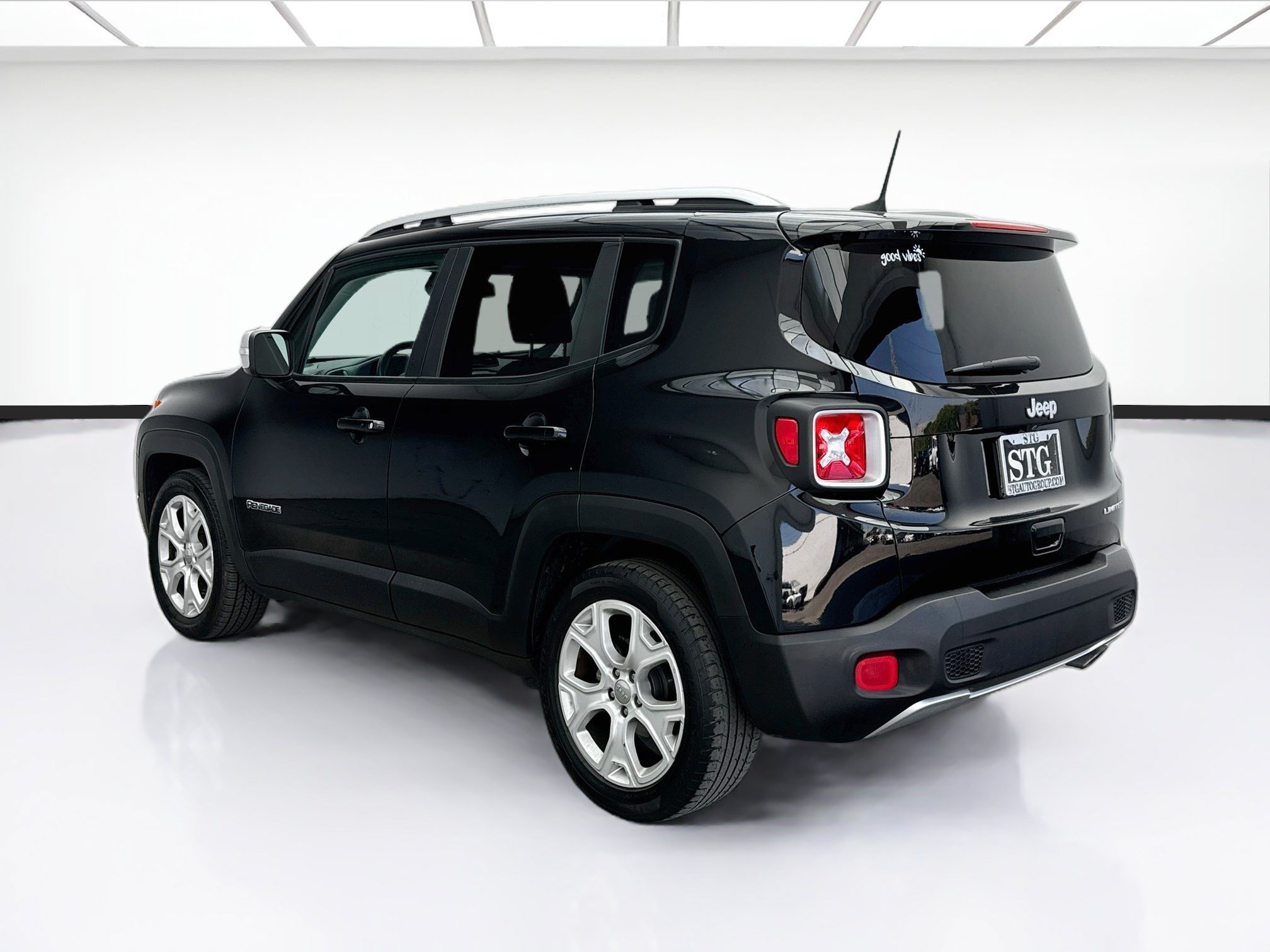 Used 2018 Jeep Renegade Limited w/ UConnect 8.4 Nav Group FWD image 6