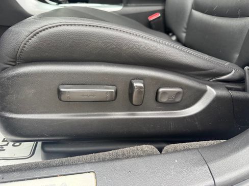 Used 2017 Acura TLX image 7