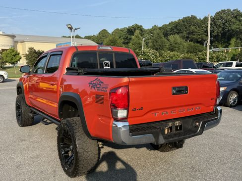 Used 2016 Toyota Tacoma TRD Off-Road w/ Towing Package AWD/4WD image 9