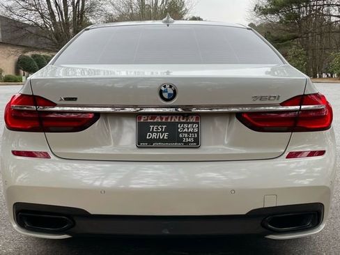 Used 2019 BMW 750i xDrive w/ M Sport Package image 9