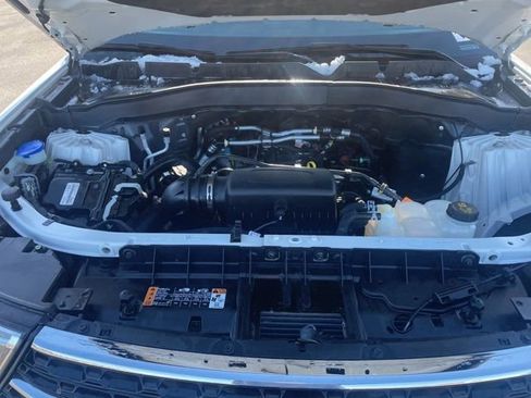 Used 2021 Ford Explorer XLT image 13