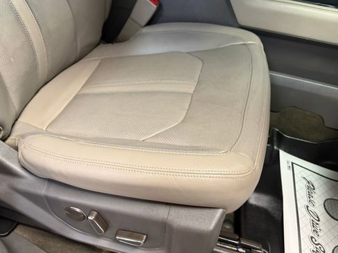 Used 2019 Ford Expedition Limited image 13