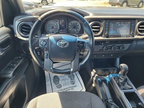 Used 2017 Toyota Tacoma TRD Off-Road w/ Tow Package image 10