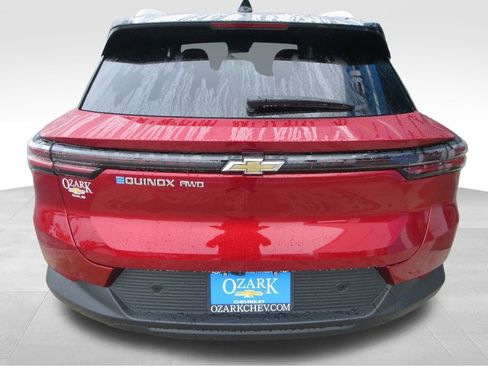 New 2026 Chevrolet Equinox EV LT image 4