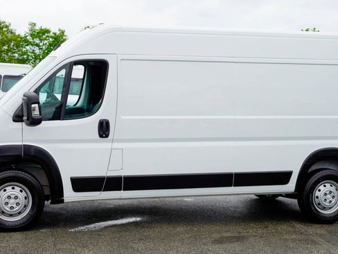 Used 2023 RAM ProMaster 2500 FWD image 3
