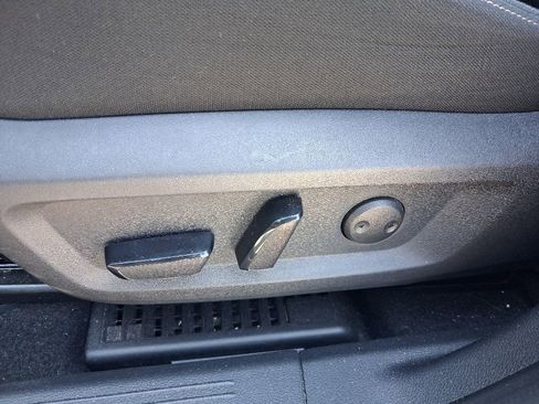 Used 2024 Nissan Rogue SV FWD image 17