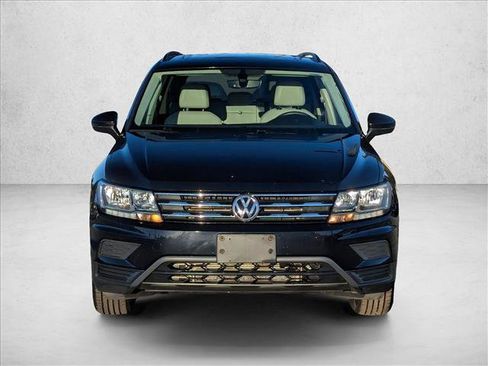 Used 2021 Volkswagen Tiguan SE image 2