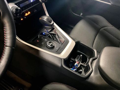 Used 2023 Toyota RAV4 SE image 20