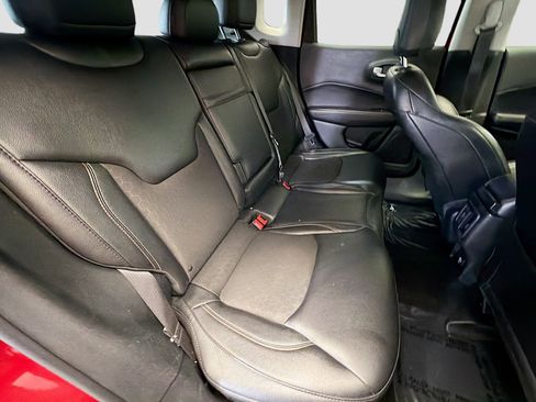 Used 2018 Jeep Compass Latitude image 13