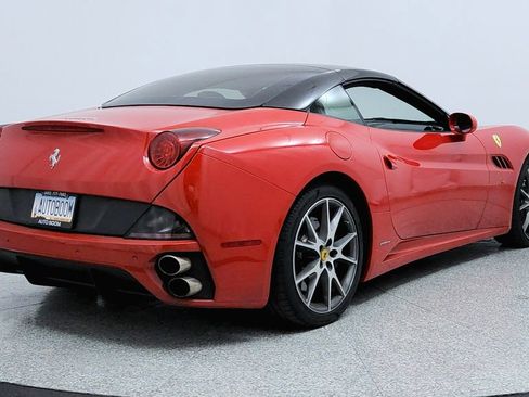 Used 2014 Ferrari California image 5
