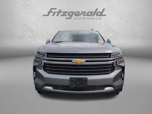 Used 2022 Chevrolet Suburban LT w/ LT Signature Package AWD/4WD image 2
