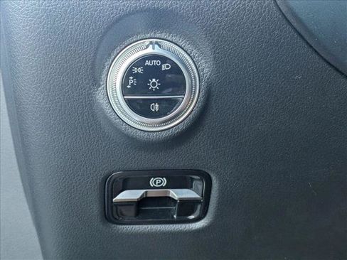 Used 2022 Mercedes-Benz C 300 Sedan image 12