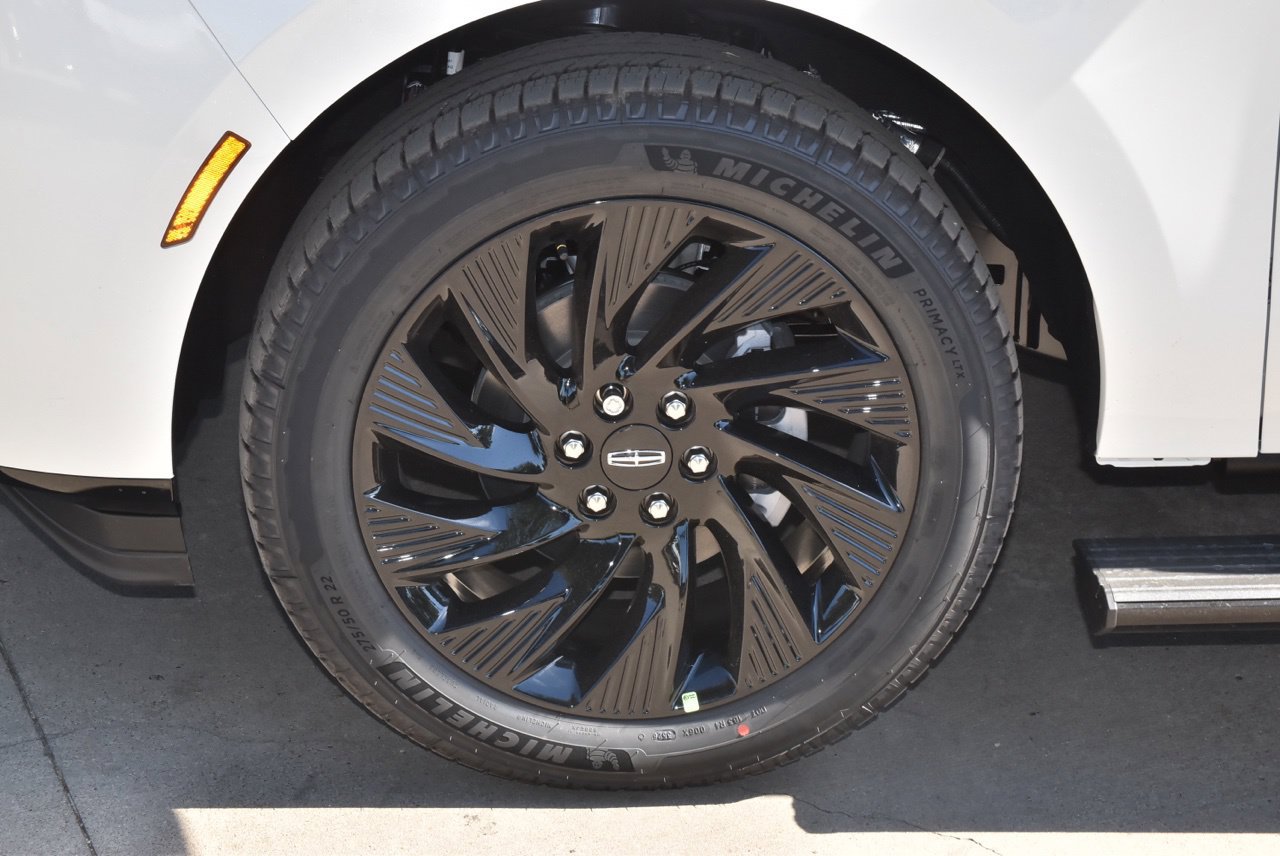 New 2027 Lincoln Navigator Reserve w/ Jet Appearance Package AWD/4WD image 43