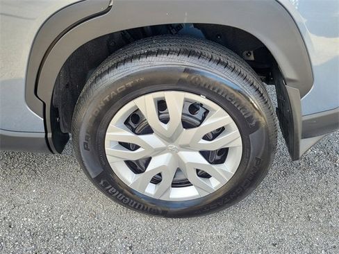 Used 2025 Toyota Corolla Cross L image 6