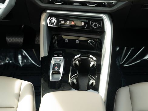 Certified 2025 Audi Q5 Premium w/ Convenience Package image 17