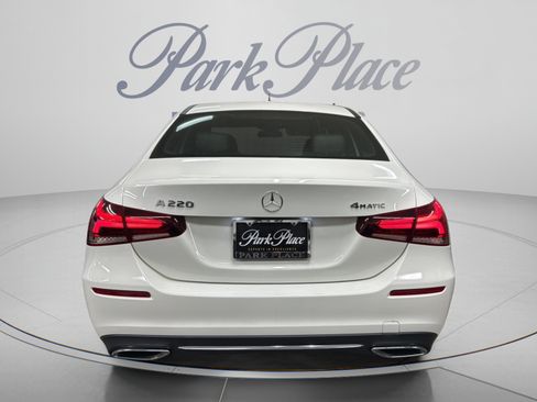 Certified 2022 Mercedes-Benz A 220 4MATIC image 4