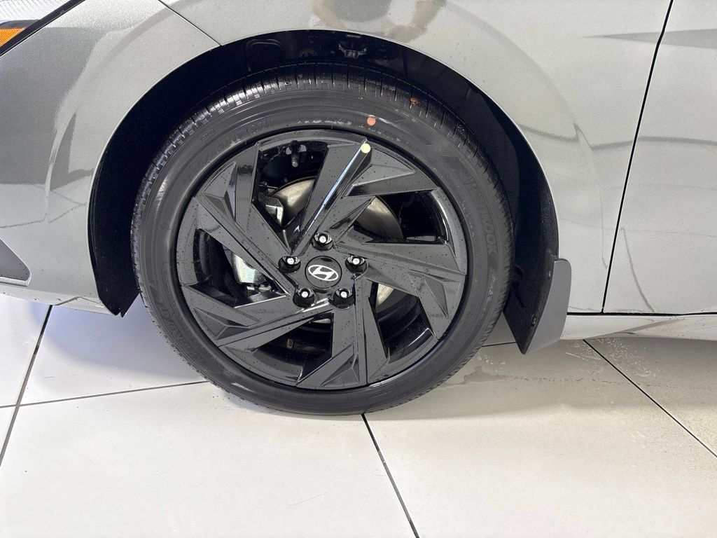 New 2026 Hyundai Elantra SEL Sport FWD image 9
