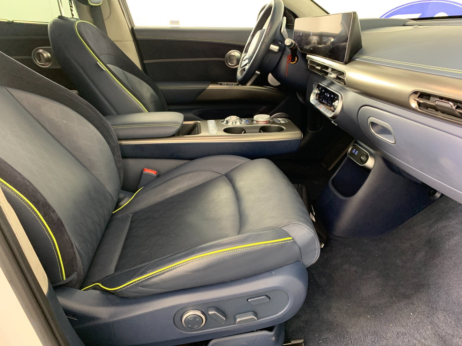 Used 2023 Genesis GV60 Performance AWD/4WD image 40