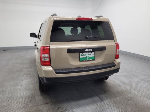 Used 2016 Jeep Patriot Sport image 6