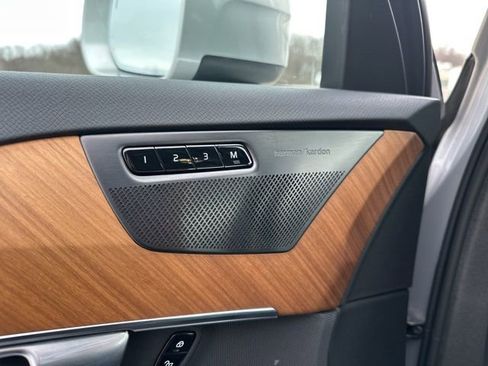 Certified 2024 Volvo XC90 T8 Plus w/ Protection Package Premier image 32