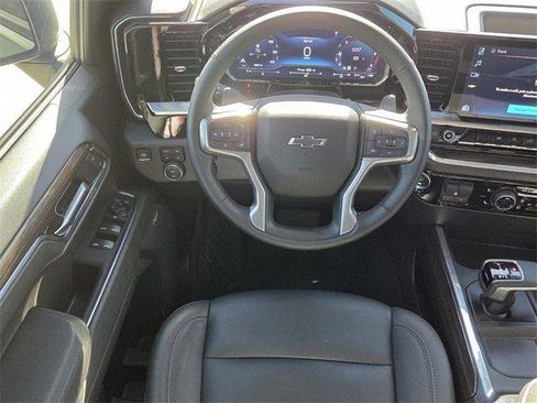 Used 2025 Chevrolet Silverado 1500 LT Trail Boss w/ Convenience Package II image 11