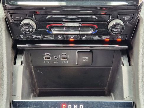 Certified 2025 Jeep Grand Cherokee Laredo w/ MOPAR Finishing Package image 18