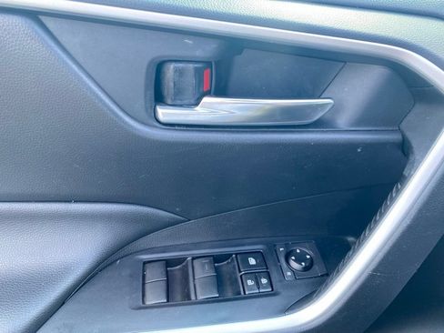Used 2021 Toyota RAV4 XLE FWD image 22