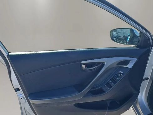 Used 2013 Hyundai Elantra Limited FWD image 10