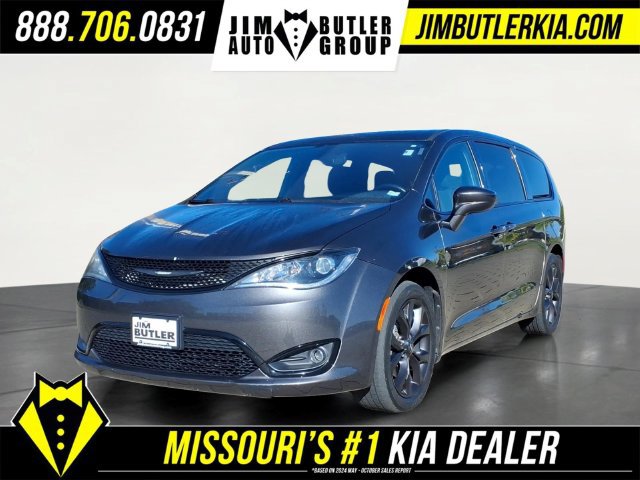 Used 2019 Chrysler Pacifica Touring Plus w/ S Appearance Package FWD image 1