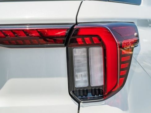 New 2026 Ford Explorer Active w/ Active Comfort Package AWD/4WD image 8